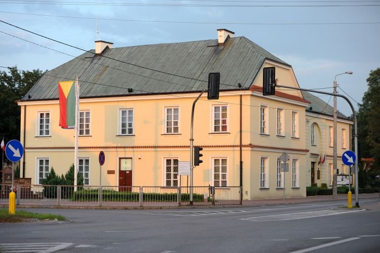 Zamieszkać pod miastem 