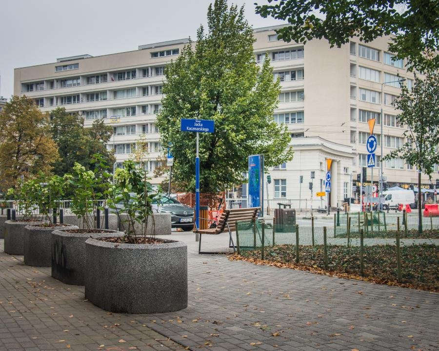 Skwer Jacka Kaczmarskiego w Warszawie bardziej zielony