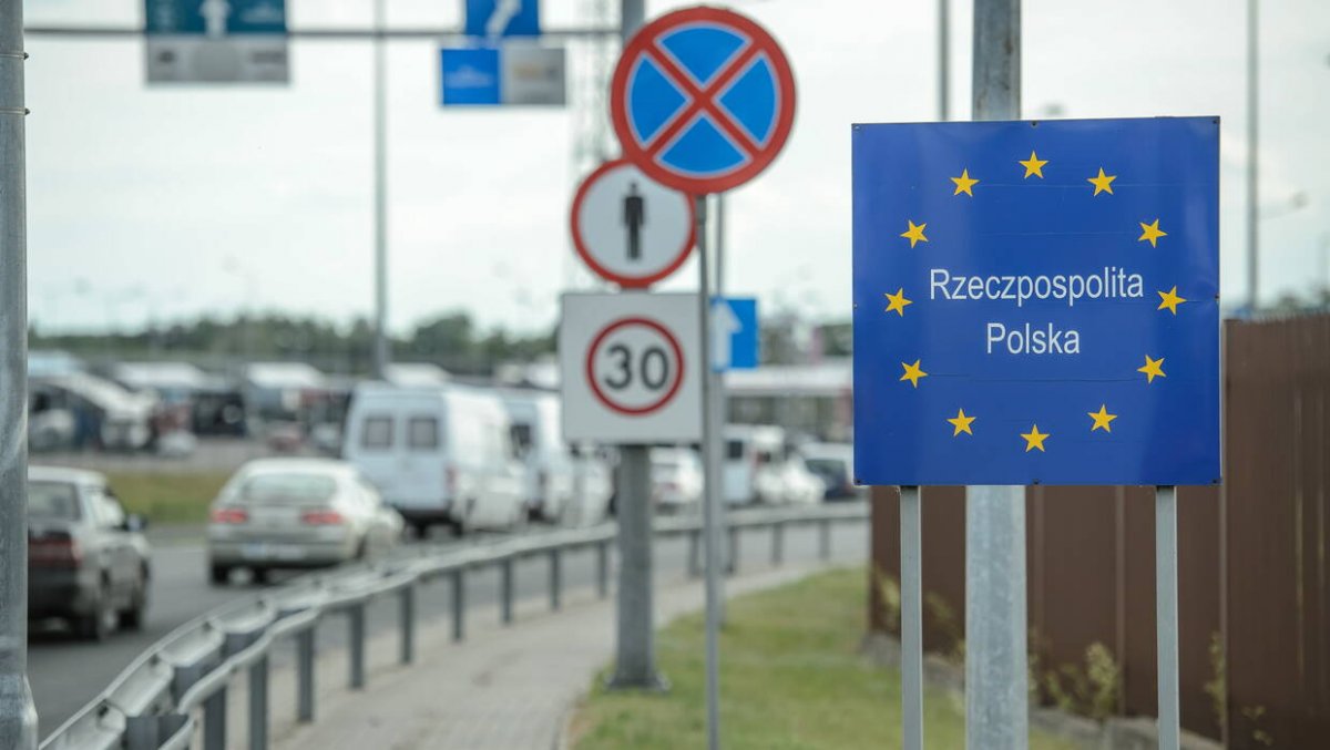 Sondaż: większość wyborców PiS nie wie, co myśleć o sprawie wiz lub o niej nie słyszało