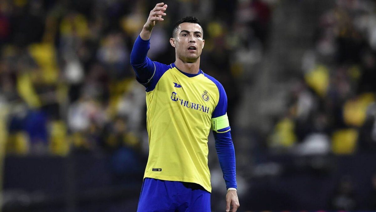 Cristiano Ronaldo entuzjastycznie powitany w Teheranie
