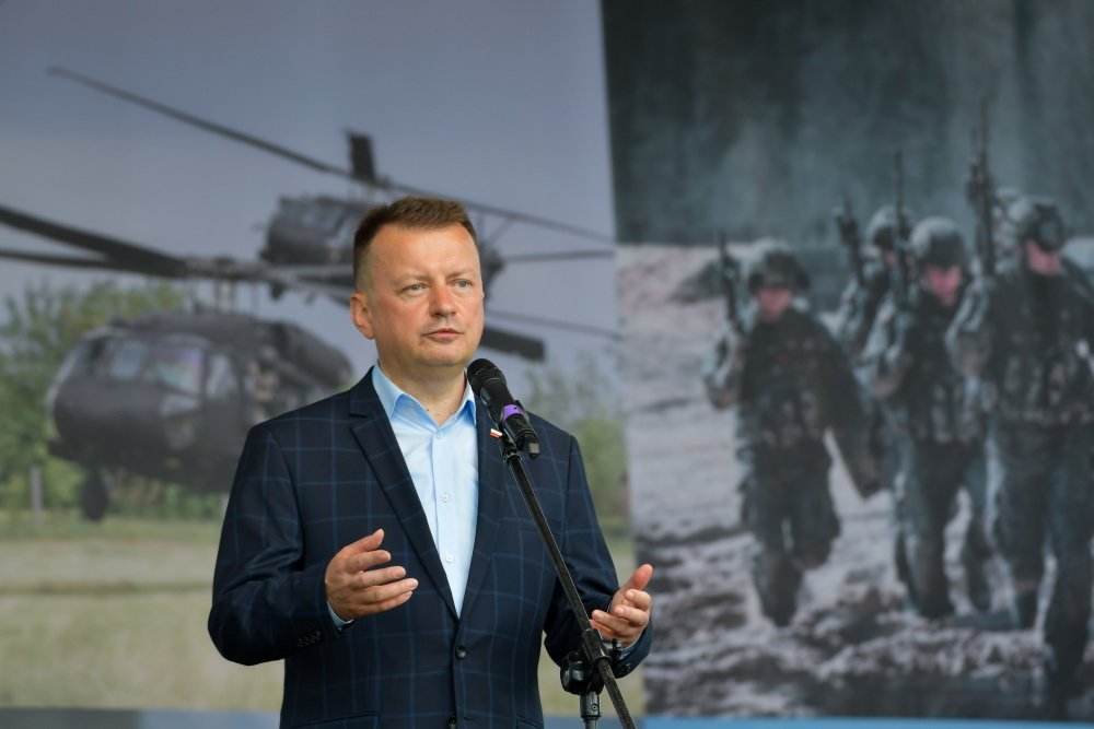 Szef MON: Rząd Tuska, w razie wojny był gotowy oddać połowę Polski - Lublin, Rzeszów i Łomża mogły być polską Buczą
