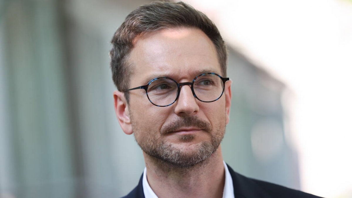 Min. Buda: podpisałem rozporządzenie krajowe utrzymujące embargo 