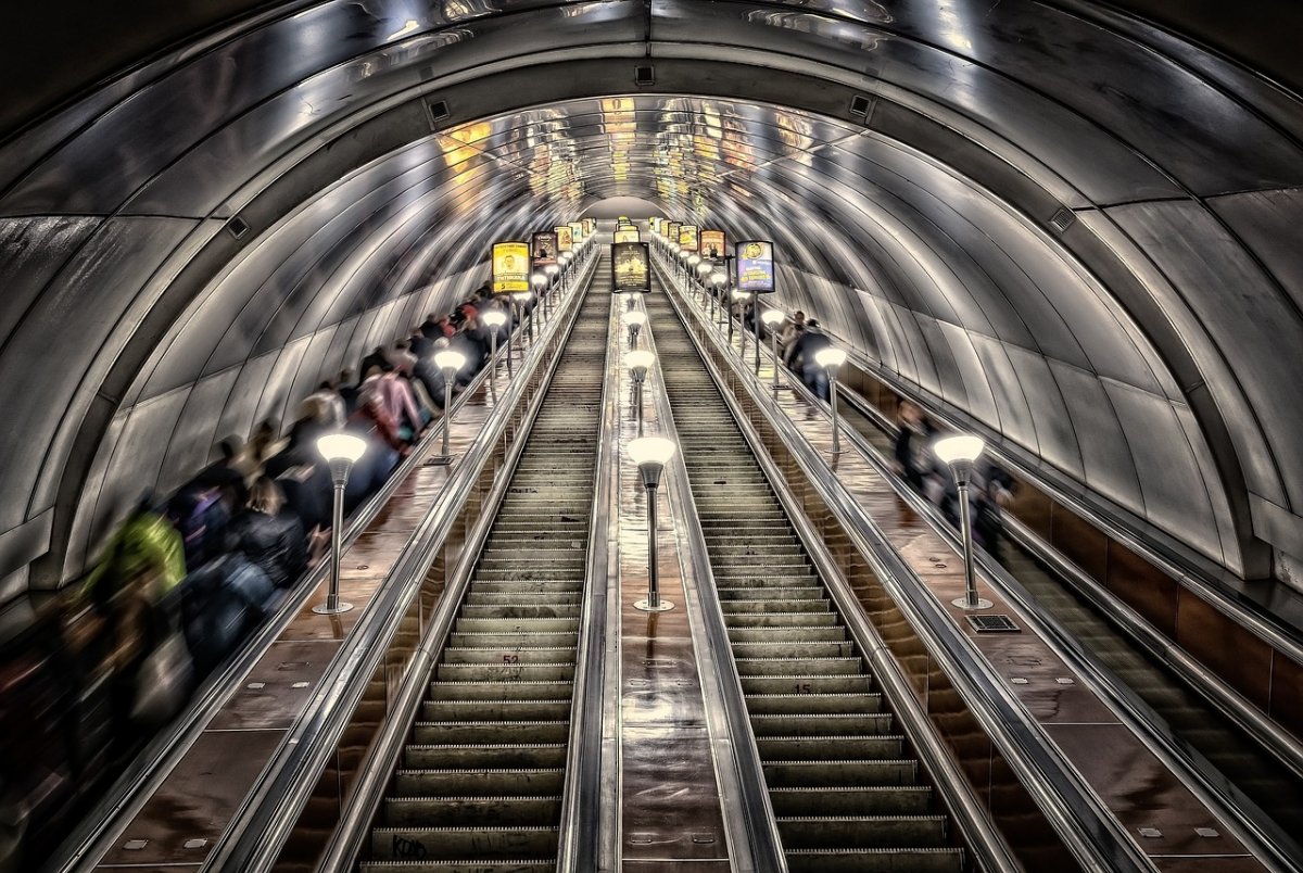 W Charkowie tysiąc uczniów chodzi do podziemnej szkoły w metrze
