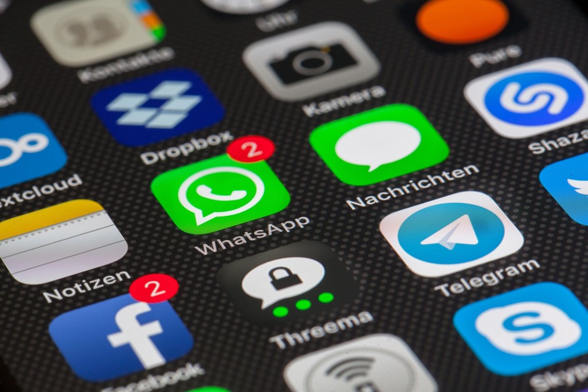 Oszuści na potęgę korzystają z tej funkcji WhatsApp. Jak nie dać się oszukać?