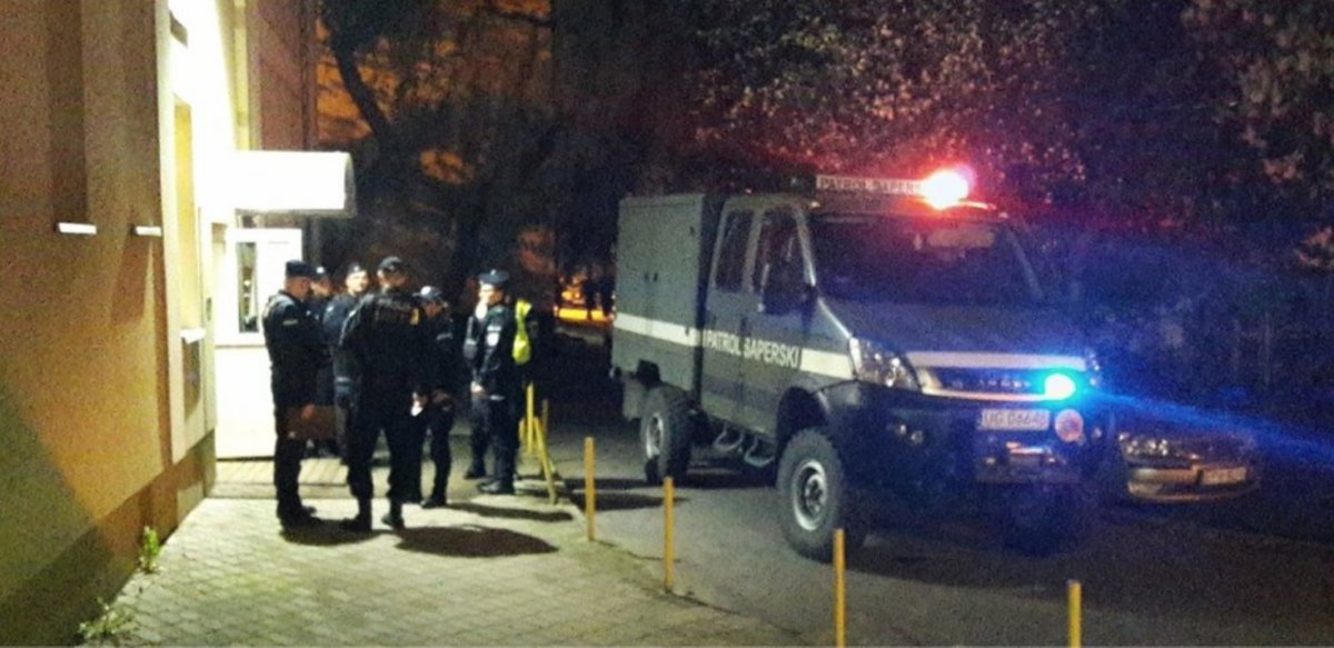 Halo, Policja? Podłożyłem bombę! 