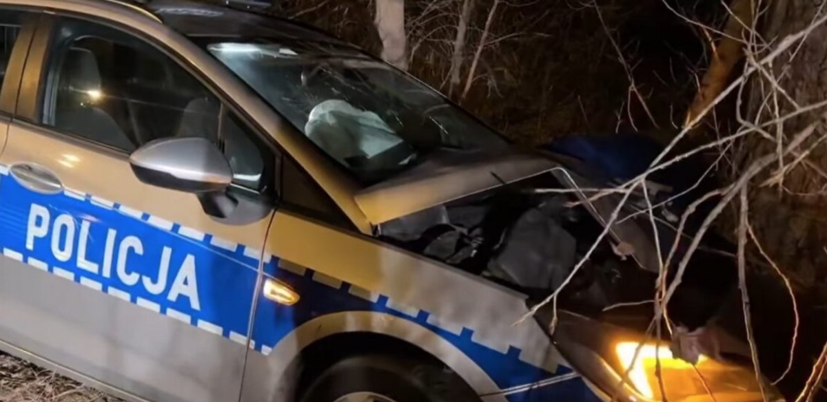 Wiózł nastolatki, rozbił radiowóz. Jest finał procesu byłego policjanta