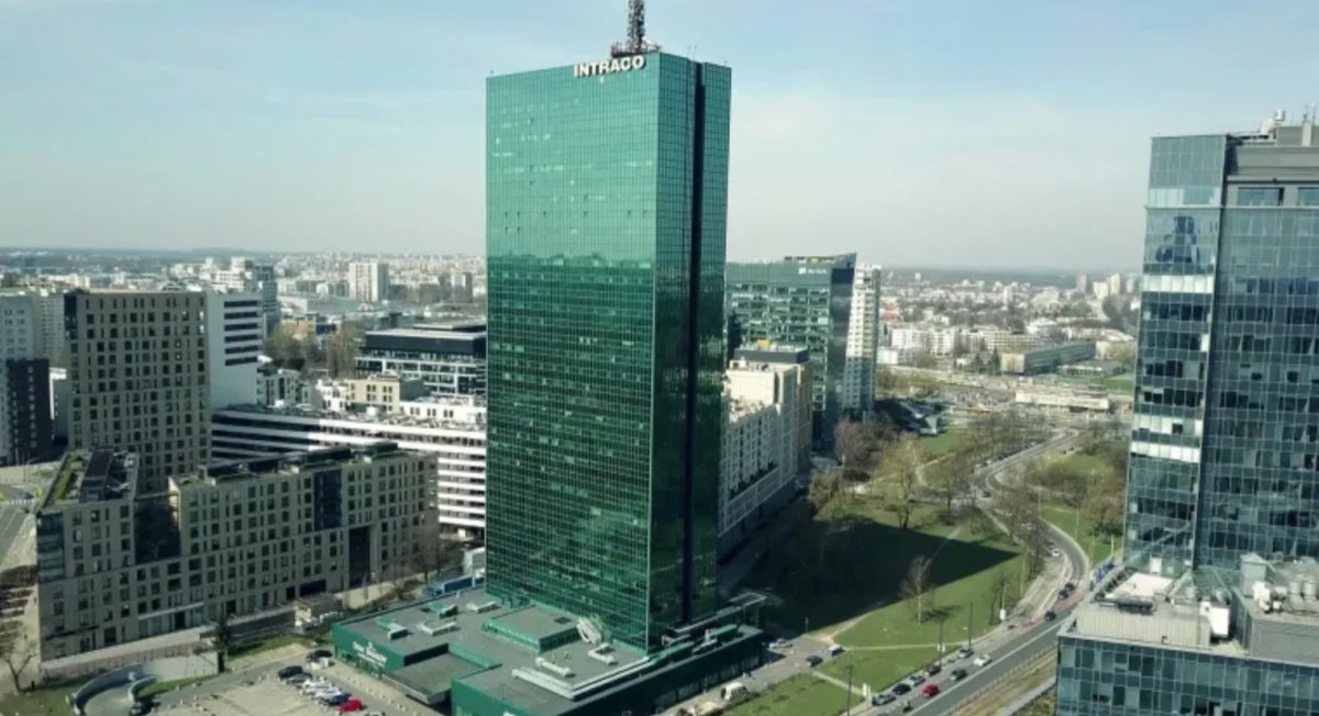 Intraco znika z warszawskiego nieba – wieżowiec z lat 70. zostanie zastąpiony nowoczesnym budynkiem