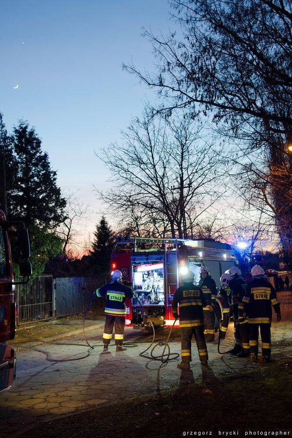 Zmarła kobieta poparzona w pożarze kamienicy w Piastowie