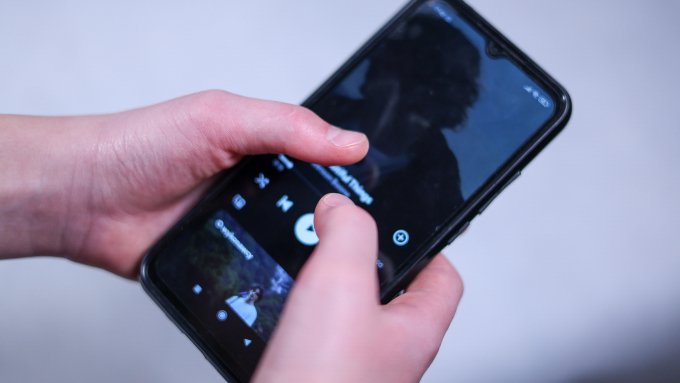 Uczniowie bez telefonów? MEN szykuje konkretne przepisy