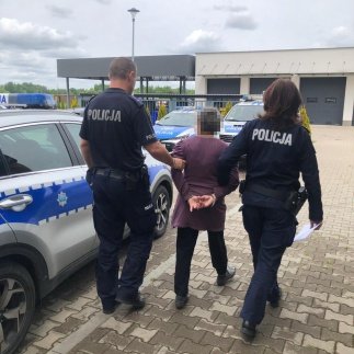 Córka chciała okraść matkę