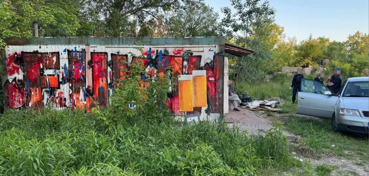Brutalny atak na warszawskich Odolanach: bezdomni pobici szpadlem i pałką