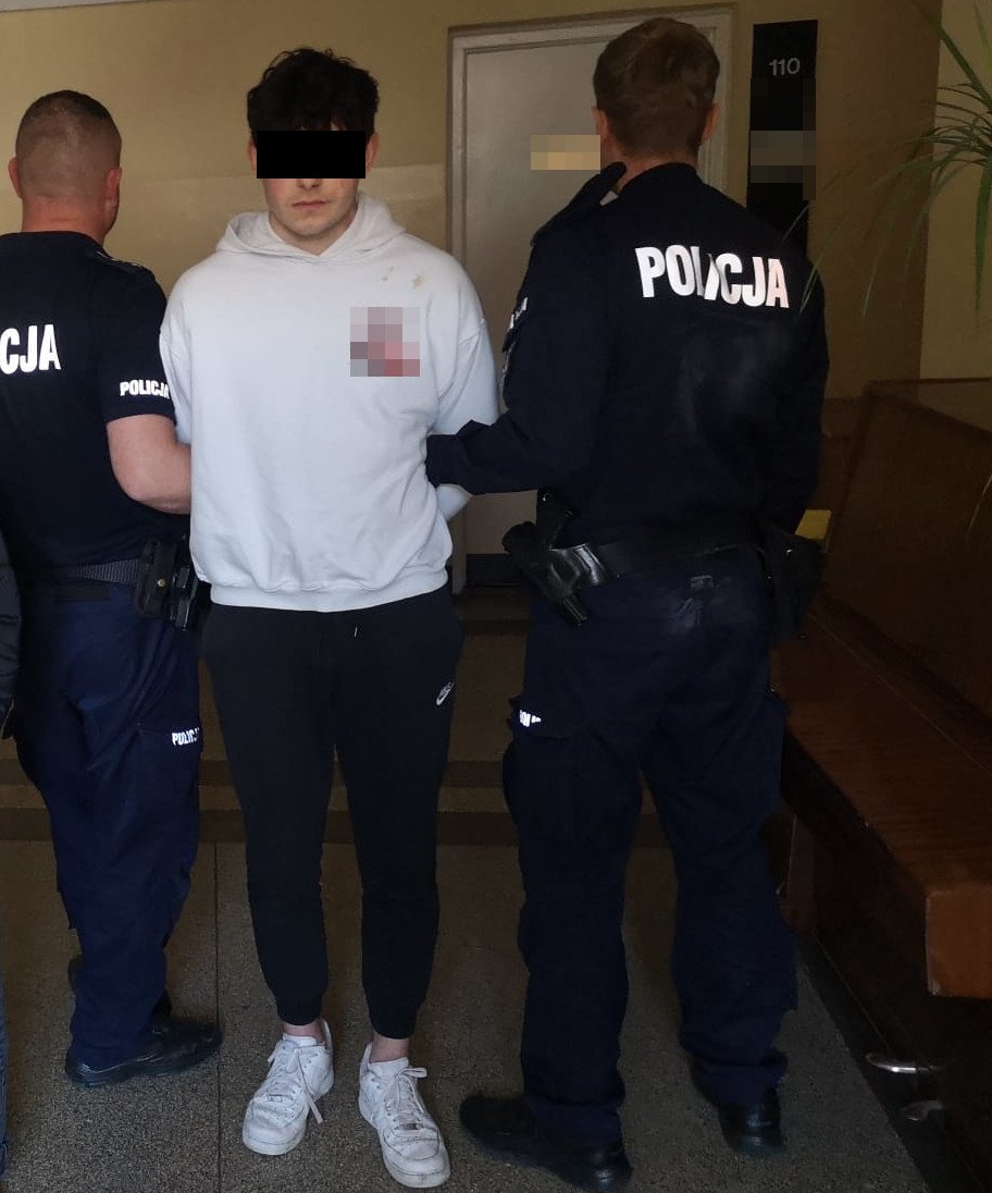  Zaatakował nożem przed sklepem. 22-latek aresztowany za usiłowanie zabójstwa