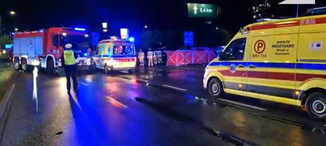 Tragiczny wypadek na Modlińskiej. Nie żyją dwie osoby, trwa śledztwo