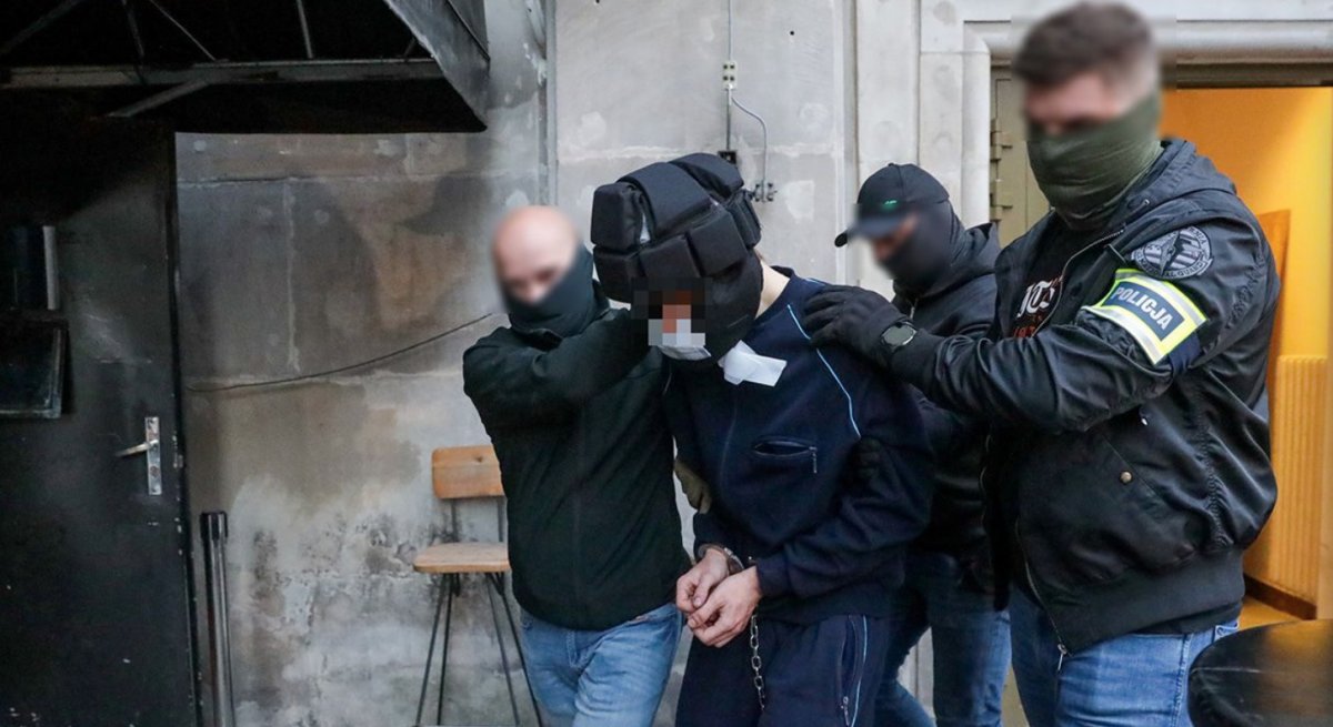 Student z siekierą, Mieszko R. usłyszał trzy zarzuty