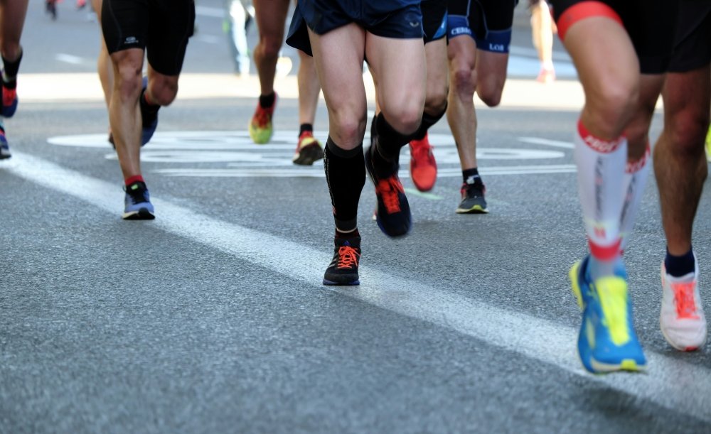 Bieg w alei Niepodległości – niedziela ze sportem i zmianami w komunikacji