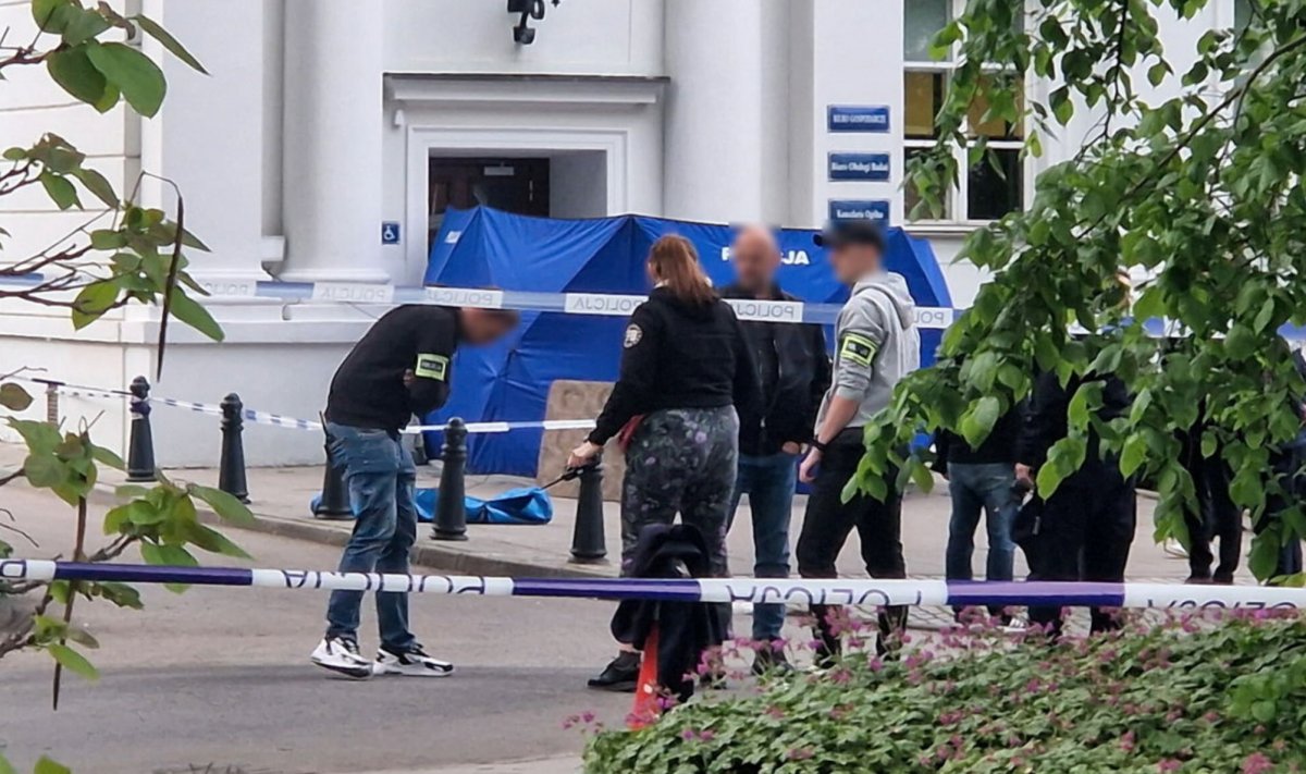 Zamach siekierą na Uniwersytecie Warszawskim. Nie żyje kobieta