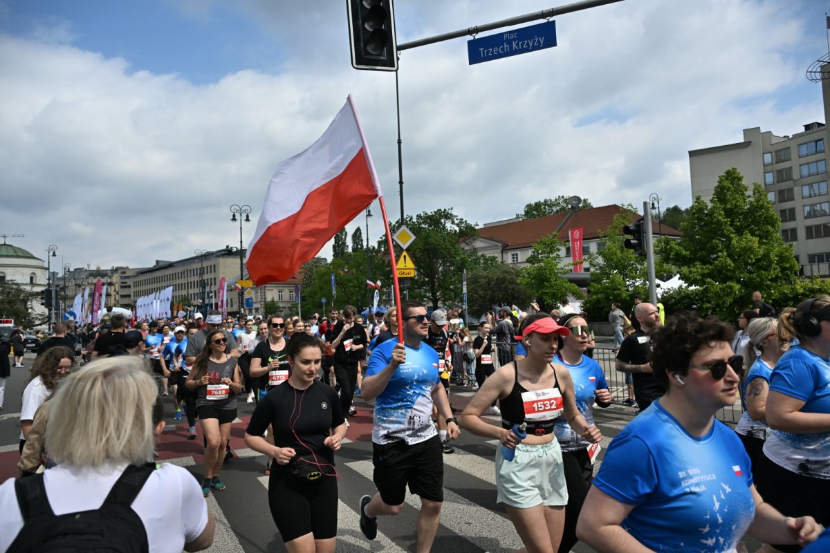 Sport, historia i wspólnota - wyjątkowy bieg przez Warszawę [ZDJĘCIA]