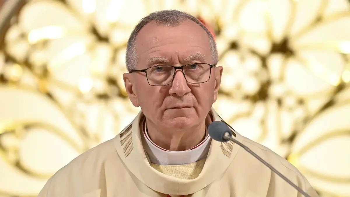 Zimna wojna w Watykanie – dlaczego Franciszek obawiał się Parolina?