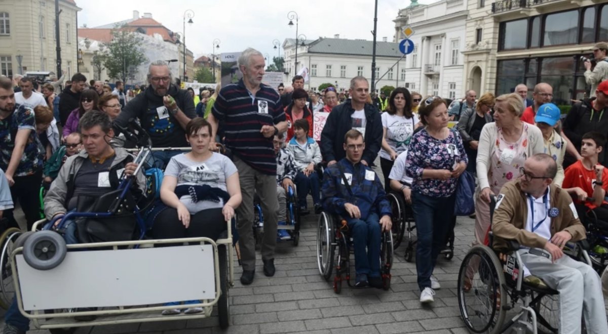 Uwaga! Utrudnienia w związku z protestem w Warszawie