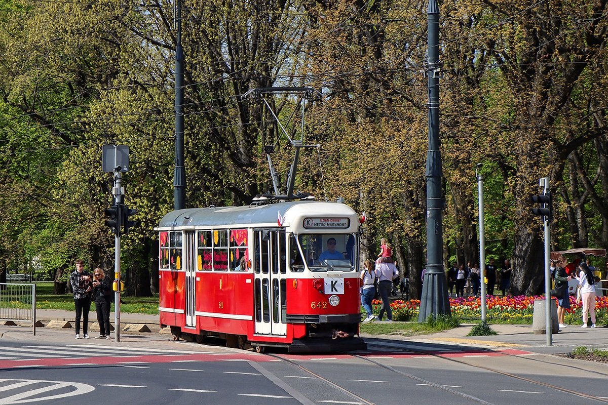 Tramwajem w świat literatury