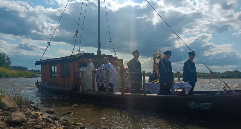 Niezwykłe oblicze wiary – Wiślana Procesja na Mazowszu