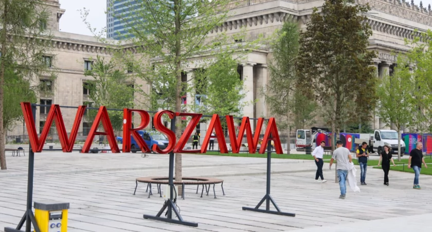 Co się stało z trawnikiem na pl. Centralnym? Drogowcy wyjaśniają