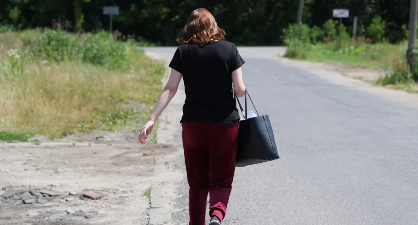 Mama Oskarka wraca do domu. Złamane serce w kajdankach