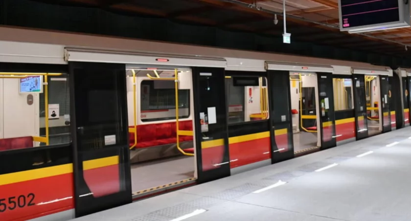  Metro M1 ruszy w południe na całej trasie – z wyłączeniem stacji Racławicka