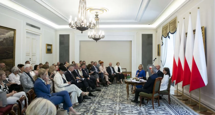 Alarm dla Polski: Rodzina i szkoła w kryzysie. Ważny raport!
