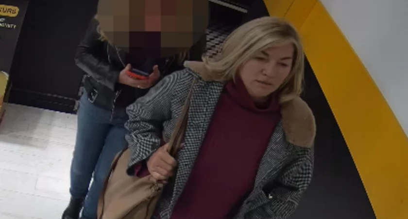  Kradzież 7000 zł w kantorze przy Żurawiej. Policja publikuje wizerunek kobiety
