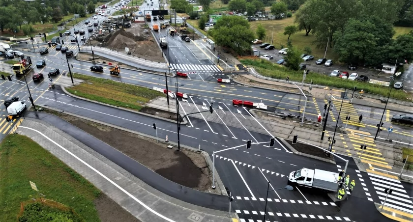 Sobieskiego i Witosa znów przejezdne. Kierowcy wracają na swoje pasy