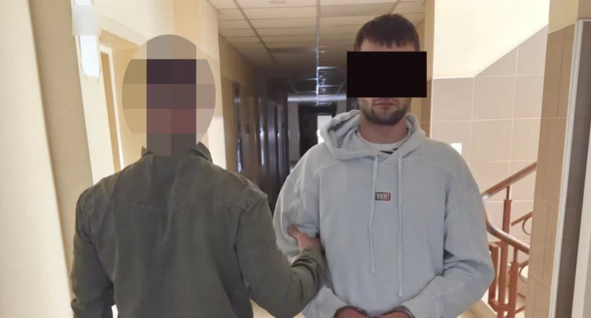  Zatrzymany za oszustwo na BLIK-a. Wpadł przy bankomacie na Bemowie