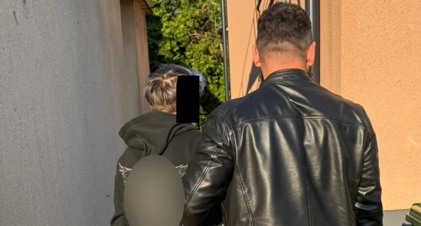  Napadli, pobili, ukradli i wyczyścili konto. Policja zatrzymała sprawców rozboju w Grodzisku Mazowieckim