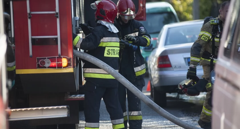 Pożar bloku w Ciechanowie. Ewakuowano mieszkańców sześciu lokali