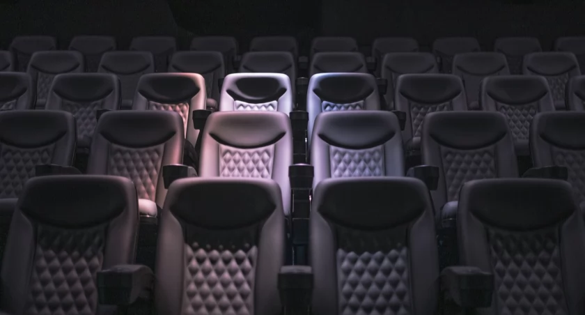 Wakacje w kinie? Te filmy warto zobaczyć latem 2025