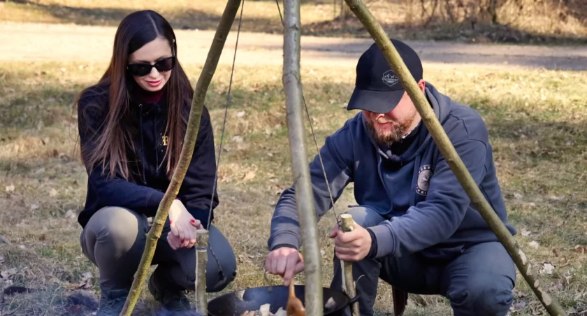 [WIDEO]  Jak gotować w lesie? Bushcraft od kuchni 