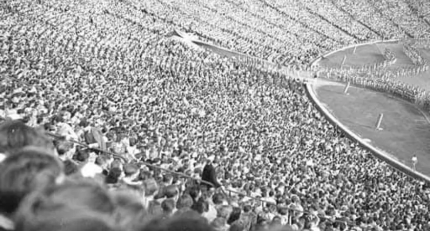 Z gruzów Warszawy po piłkarską chwałę. 70 lat historii Stadionu Dziesięciolecia