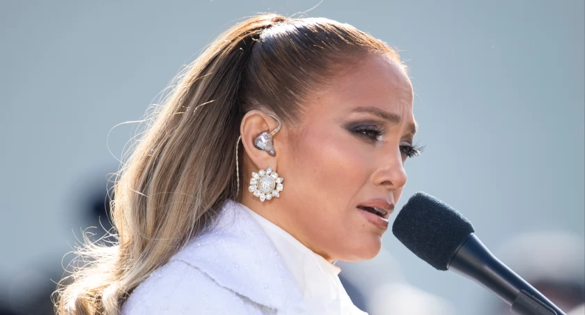  Jennifer Lopez zatrzyma się w Warszawie w hotelu za 32 tys. zł za noc. „Siedem garderób i otwieracz, który działa”
