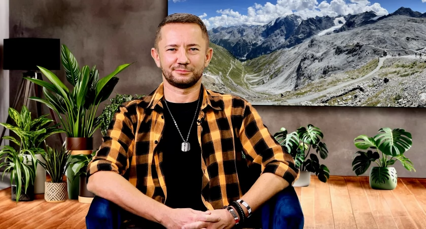 [WIDEO]  Odwiedził 60 krajów i jadł 100-letnie jajka - rozmawiamy z podróżnikiem Sebastianem Waśkowiczem 