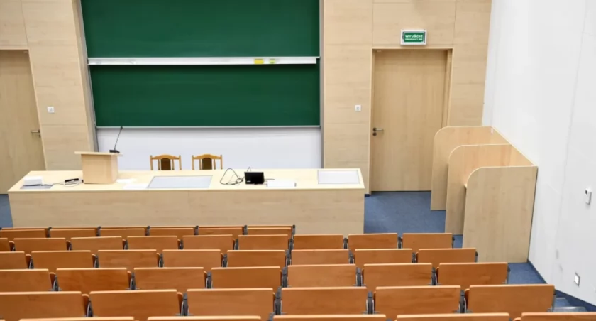 Gdzie studiować w Warszawie? Kompletny przewodnik po uczelniach wyższych w stolicy