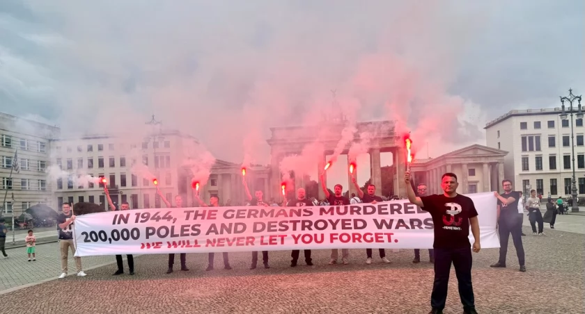 Mentzen z politykami Nowej Nadziei pod Bramą Brandenburską: 