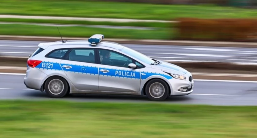 Ciechanów. Mężczyzna z raną postrzałową na ulicy