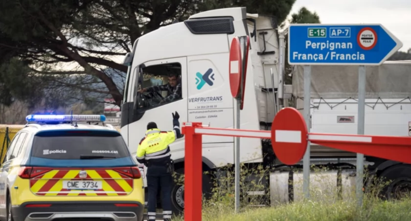 Francuska policja mówi „stop” – migranci zawracani do Hiszpanii