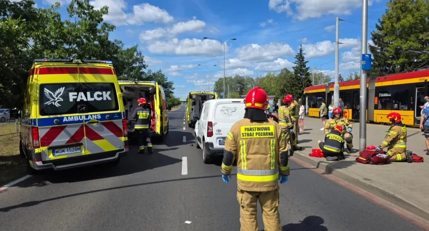 Tragedia na Bielanach – kierowca wjechał w pieszych na pasach