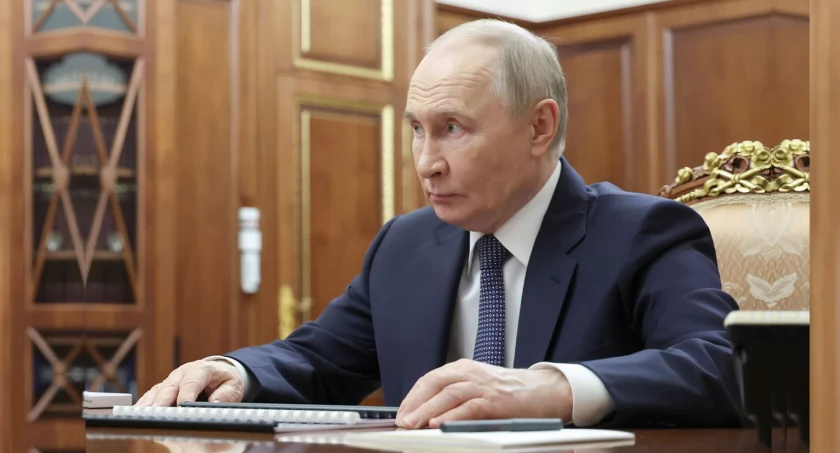 Putin dezinformator. Jak samiec Alfa stał się pobożnym chrześcijaninem