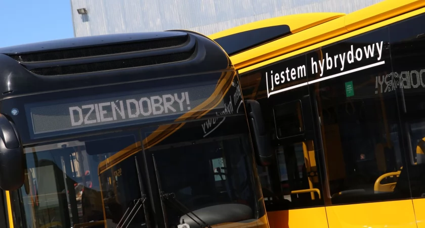 Ciszej i czyściej w stolicy. Hybrydowe autobusy w barwach WTP już wkrótce