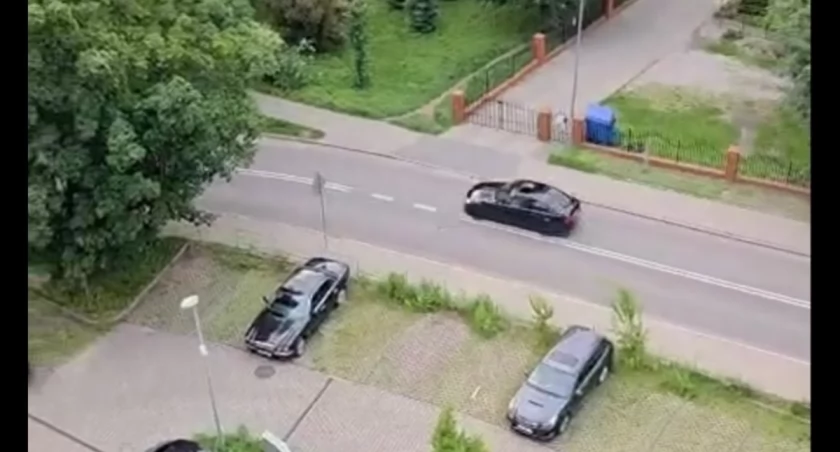 Radom. Hałasował nocami i „strzelał z wydechu”. 29-latek ukarany mandatem 3 tys. zł
