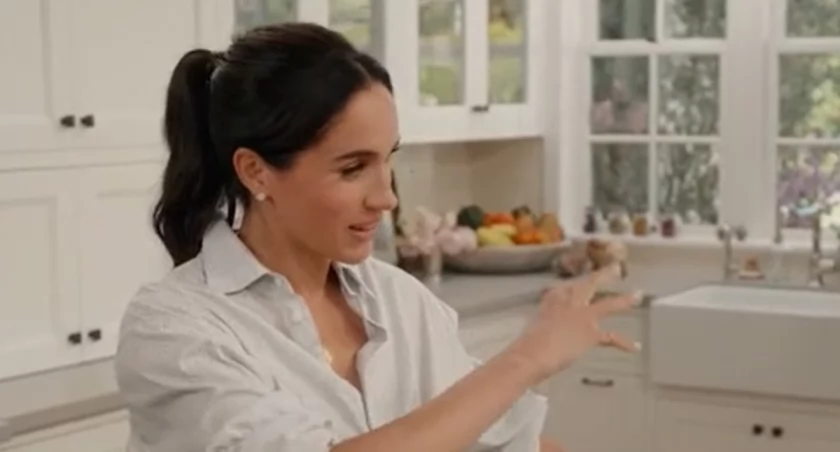 Nuda, ściema, autopromocja: Meghan sprzedaje siebie zamiast treści