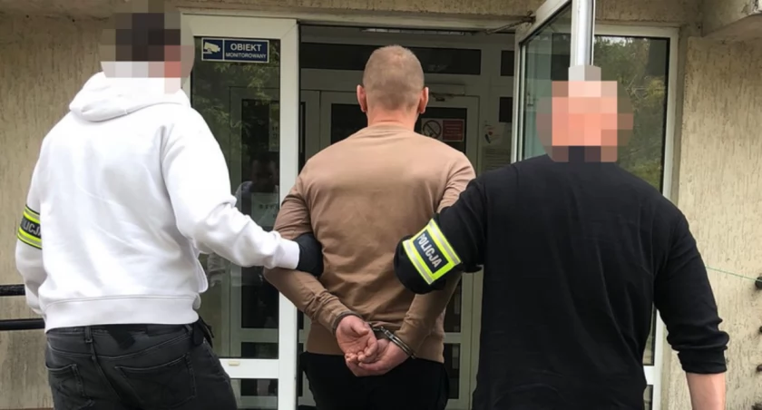 Groził kobiecie i uderzył pasażera metra. 39-latek zatrzymany na Żoliborzu