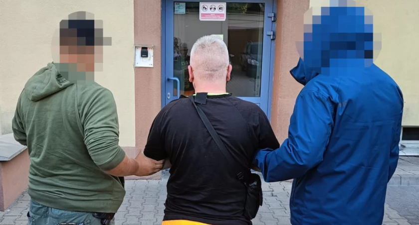 Oszustwo na Bielanach. 41-latek zatrzymany po sprzedaży fikcyjnej pompy ciepła